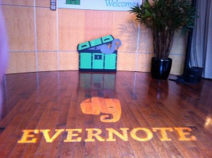 <a href="http://www.flickr.com/photos/mika/6070098115/" title="Evernote logo on the floor by micamica, on Flickr"><img src="http://farm7.staticflickr.com/6075/6070098115_b6ccb15934.jpg" width="500" height="374" alt="Evernote logo on the floor"></a>